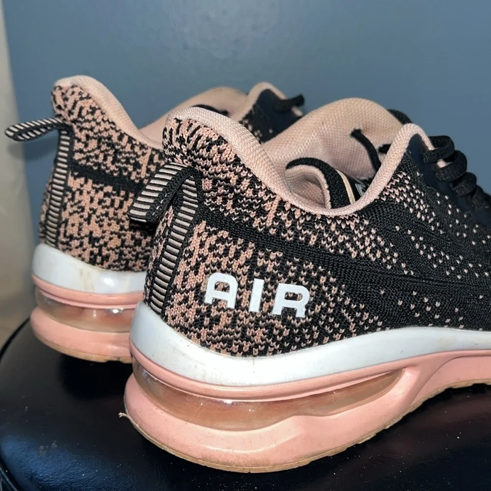 Air Gannou Running Sneakers pink & black Womens size 8.5